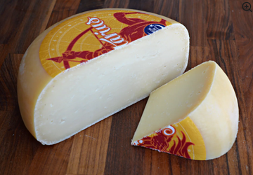 Shooting Star Creamery 'Sagittarius' Sheep/Cow Gouda